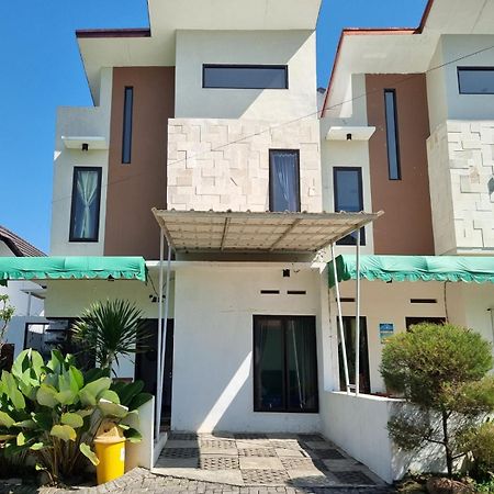 Villa Estetik Di 말랑 외부 사진