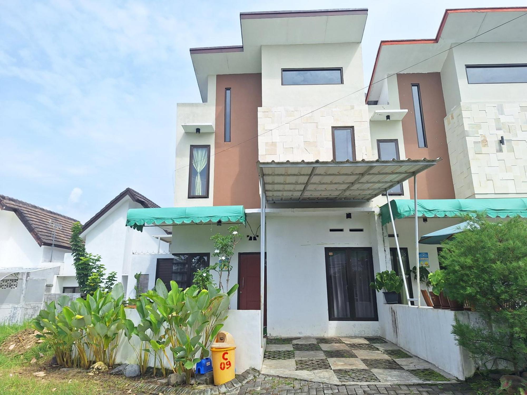 Villa Estetik Di 말랑 외부 사진